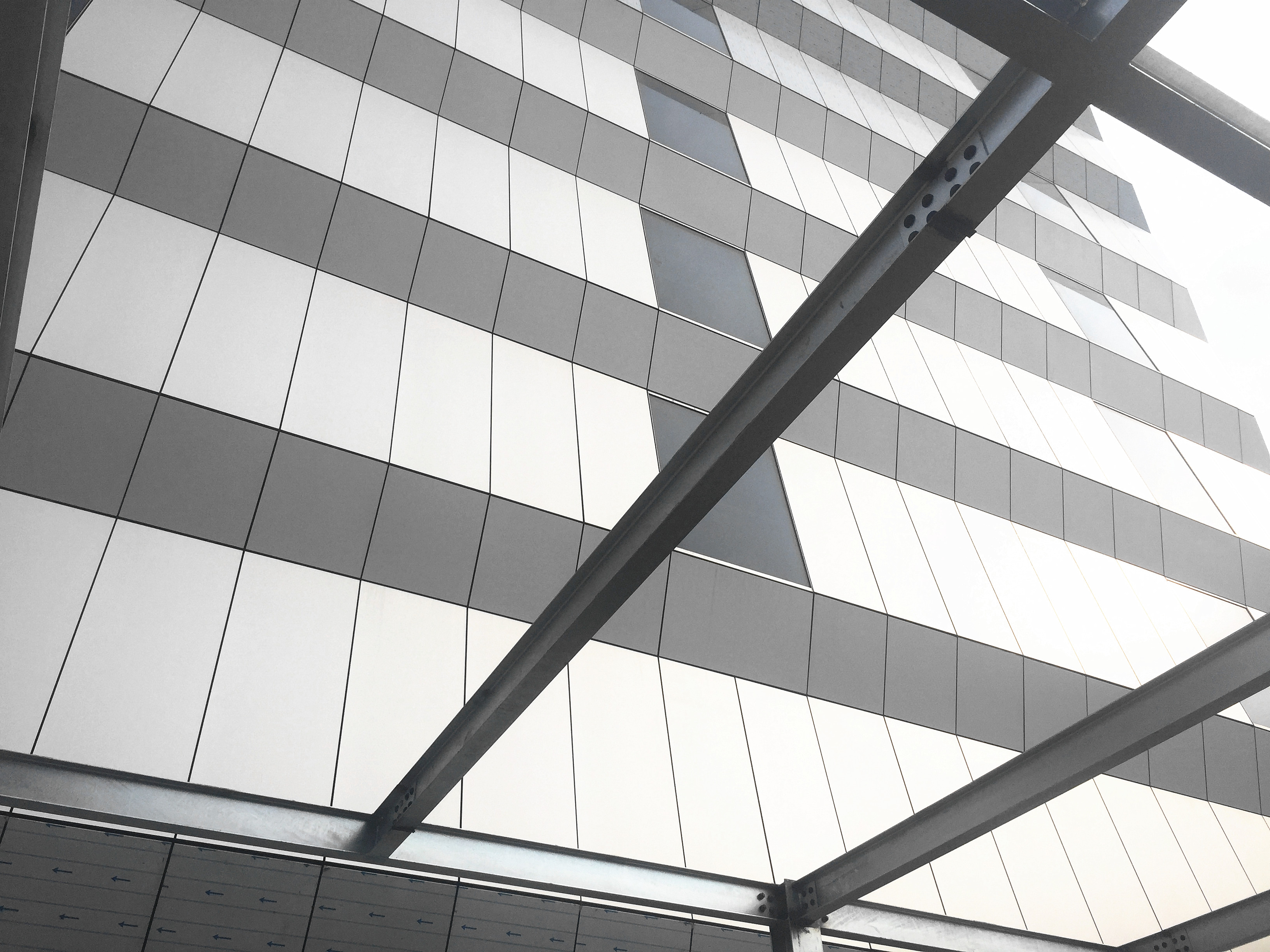 陽(yáng)極氧化鋁幕墻的優(yōu)點(diǎn)